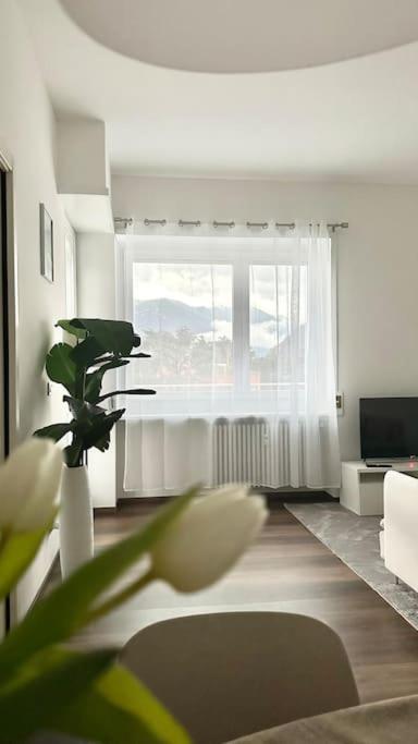 Luxury Apartment With View Como Kültér fotó